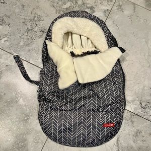 Skip Hop Baby Car Seat Cover Winter Grey and White